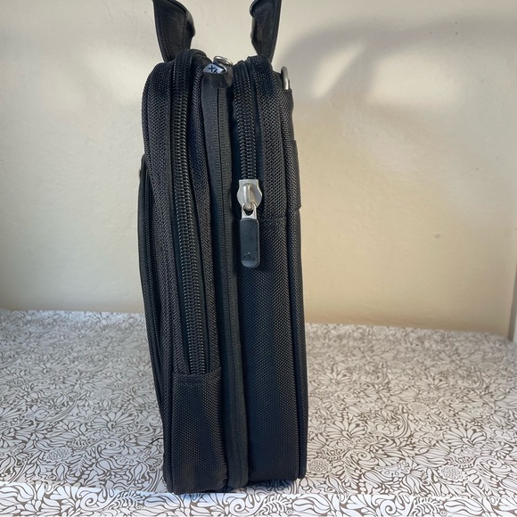 Brenthaven Black Padded Laptop Computer Messenger Crossbody Travel Bag - Picture 4 of 12